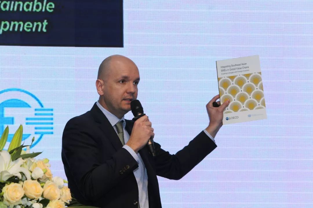 _ 两场高端对话 三位大腕演讲 _ 共探制造业智能转型新趋势_23.jpg